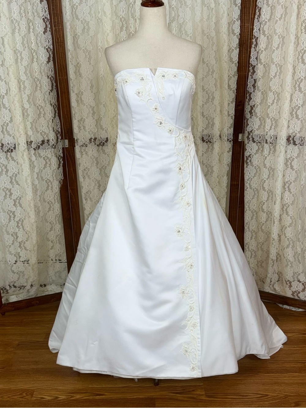 Beautiful Vintage 90s Mary’s Bridal Strapless Wedding Gown